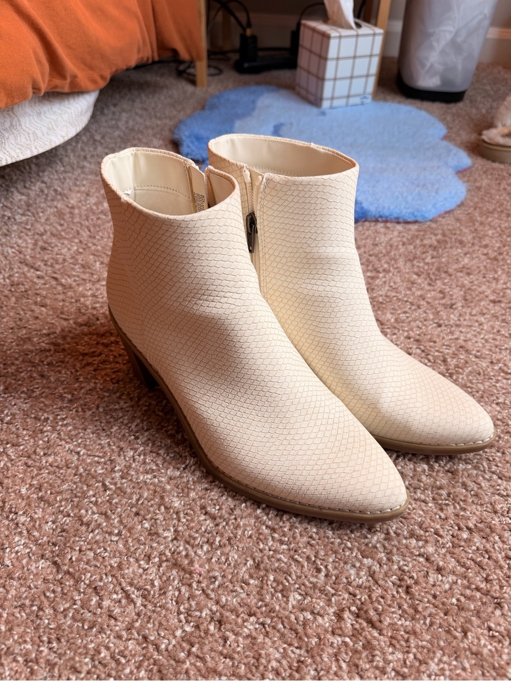Universal Thread Cream Textured Ankle Booties